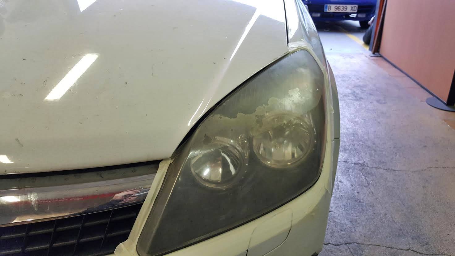 Faro izquierdo antes de la reparacion